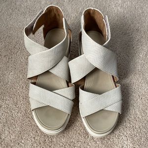 Dr. Scholl’s Sheena wedge platform sandal